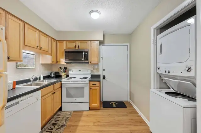 Kitchen at Fiddler’s Cove 11C